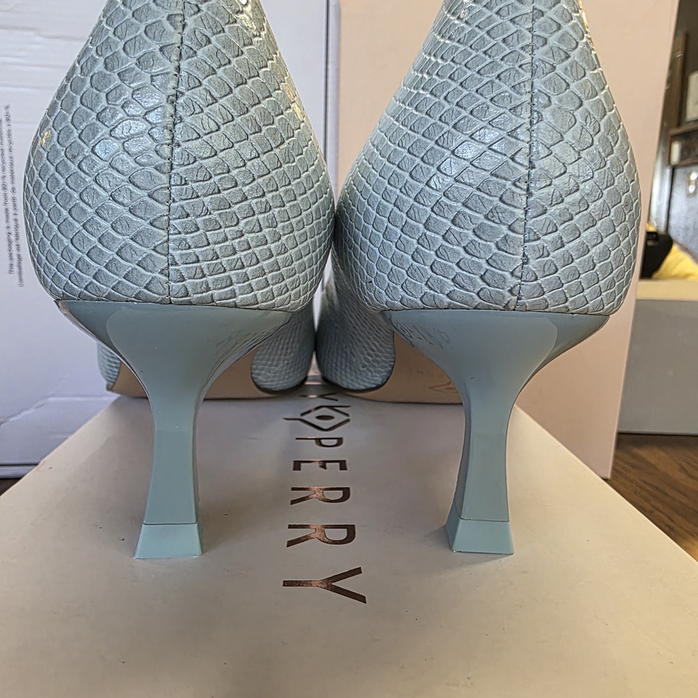 Katy Perry Collections Light Blue Textured Pointed-Toe Pumps - Picture 3 of 9